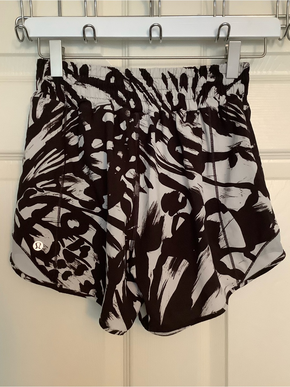 Lululemon Hotty Hot HR Shorts Monarch Bloom Bone Espresso Size 4 - Picture 4 of 8